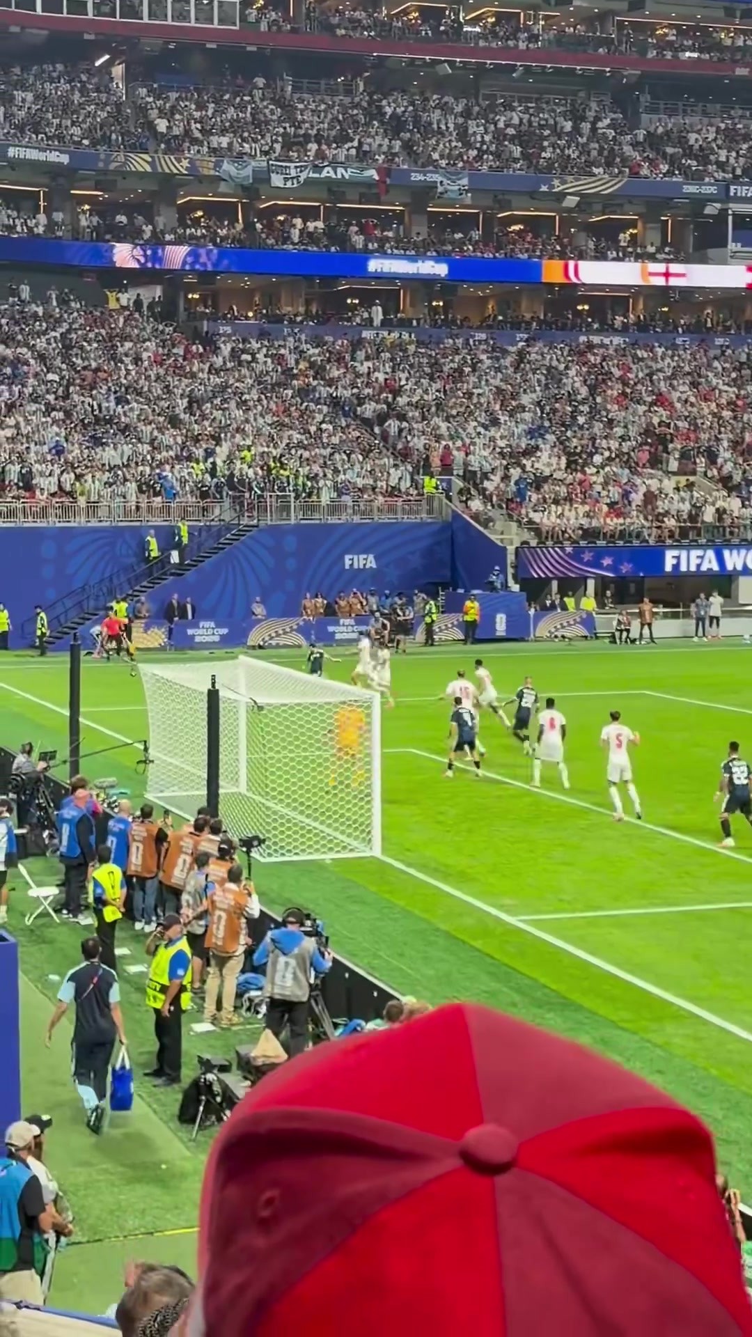 实拍梅西助攻双响，劳塔罗头球绝杀！阿根廷2-1反超英格兰！