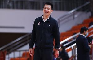 直播吧：NBL三连冠香港金牛队已与主帅解立彬完成续约